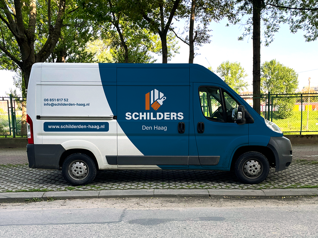 Werkbus van schilder Den Haag bij een schilderklus in de regio